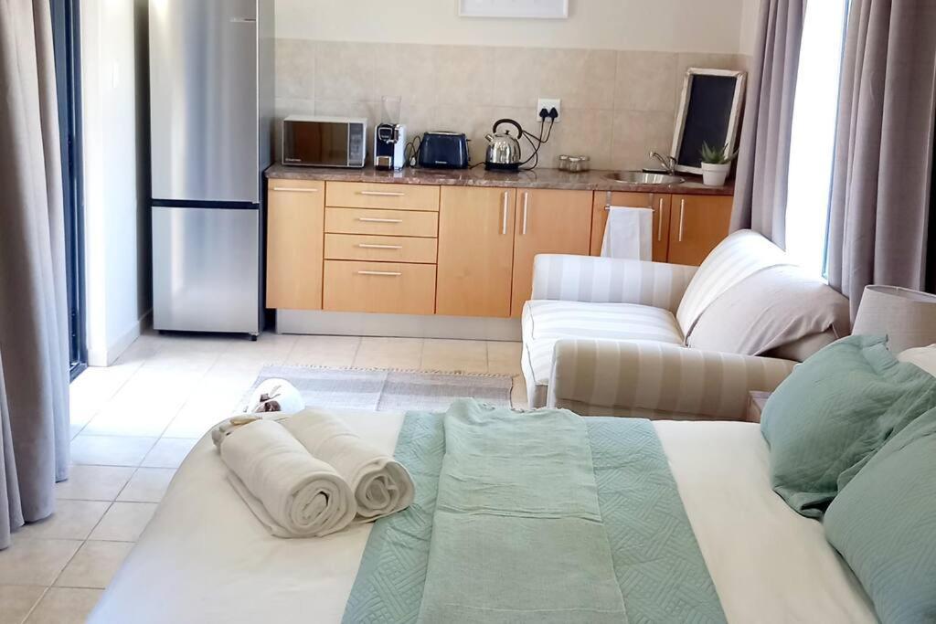 Atlantica Self Catering Apartment Cape Town